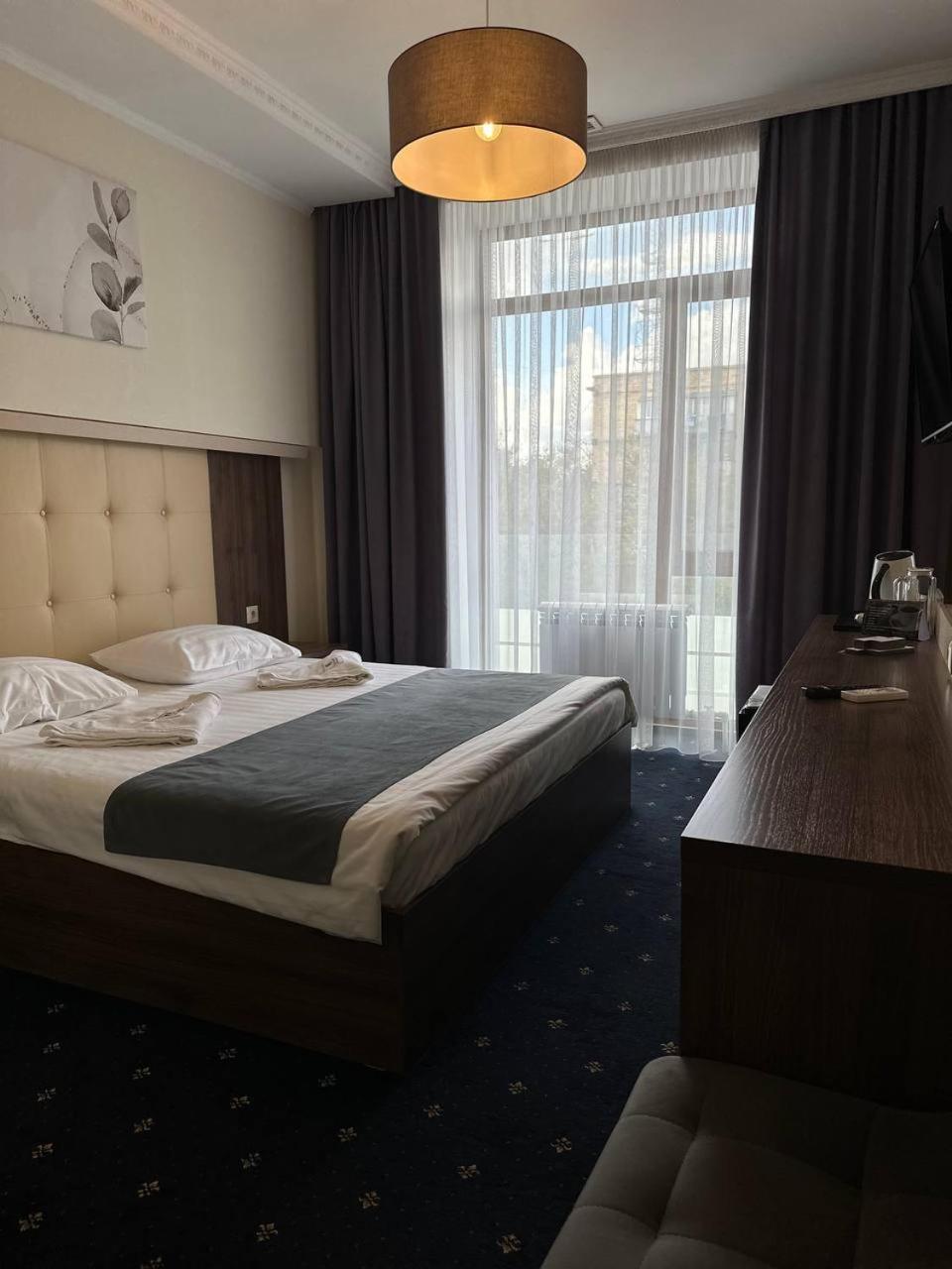 Sun Rise Inn Karagandy Esterno foto